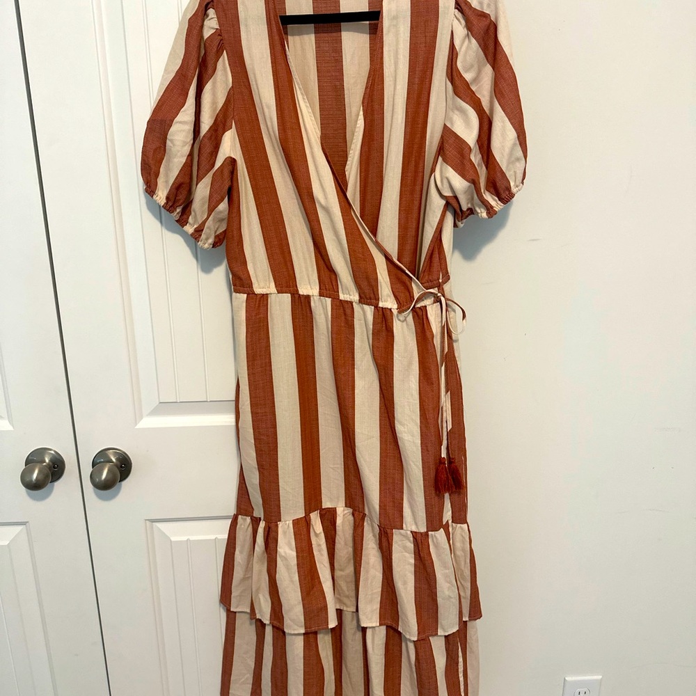XL Knox Rose striped wrap dress. No stains or tears. In great condition